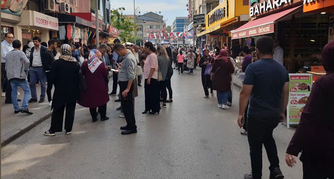 AFAD’dan uyarı: Hasarlı evlere girmeyin