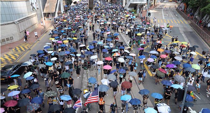 Hong Kong´da protestolar sürüyor