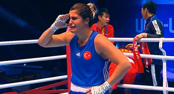 Busenaz Sürmeneli altın madalya kazandı