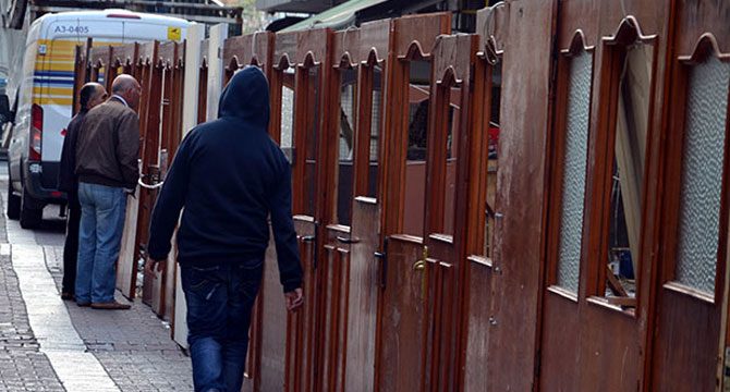Avcılar'da riskli binada şaşkına çeviren önlem