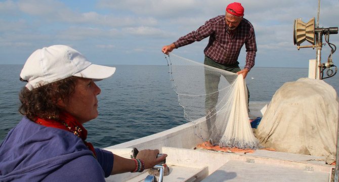 Balıkçı çift, 25 yıldır birlikte denize açılıyor