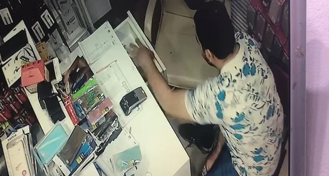 İzmir'de hırsızlık anı!
