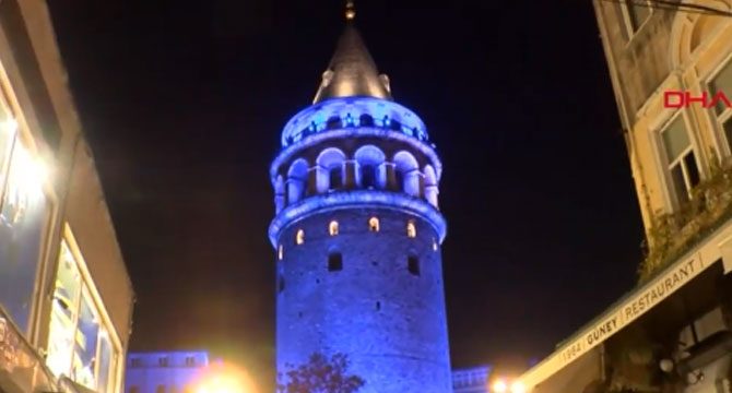Galata Kulesi maviye büründü! 2 gece sürecek
