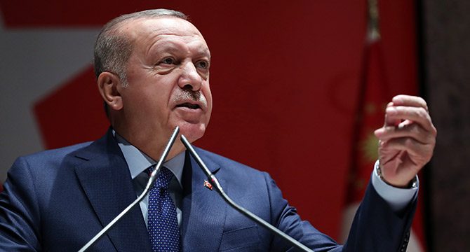 Erdoğan: Edepsizlere parlamentonun gereken cevabı vermesi lazım