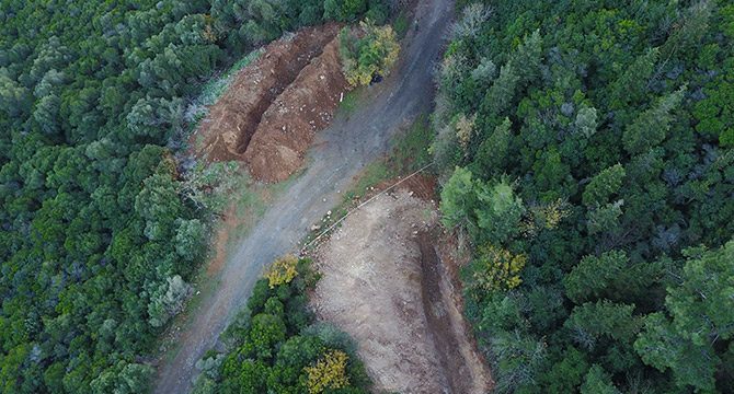 Büyükada'da merak uyandıran iki dev çukur