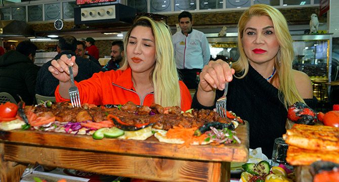 Adanalıların yeni gözdesi 'açma kebap'