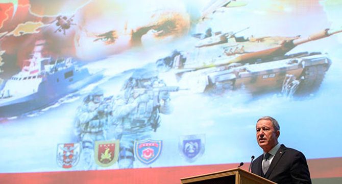 Bakan Akar: Arkadaşlarımız gece-gündüz teröristleri takip ediyor