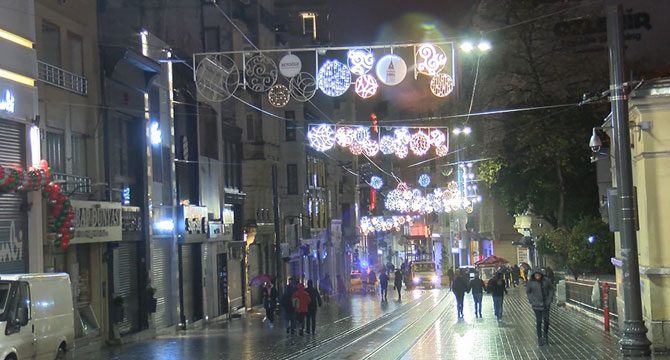 Taksim Meydan'da yılbaşı hazırlıkları
