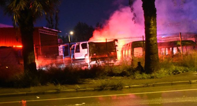 Servis bakım alanında yangın: 6 araç hasar gördü