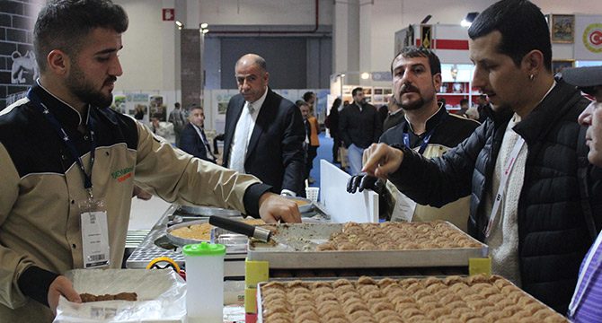 Diyarbakır'ın 'Soğuk Baklava'sının tadı damakta kalıyor