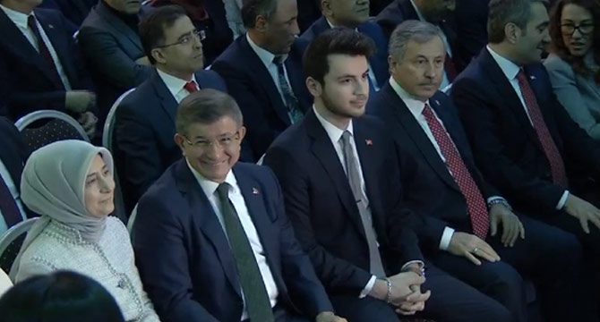 Ahmet Davutoğlu Gelecek Partisi'ni kurdu