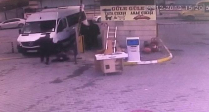 Esenyurt'ta işçinin ölümden döndüğü anlar