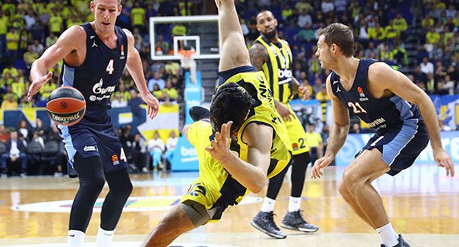 Fenerbahçe son saniyede yıkıldı