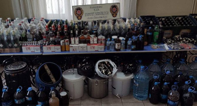 Kırklareli'de sahte içki operasyonu: 8 gözaltı