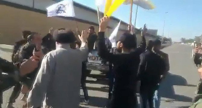 Irak'ta ABD Büyükelçiliği önünde protesto
