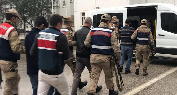 Diyarbakır'ın 6 ilçesinde terör operasyonu: 17 gözaltı