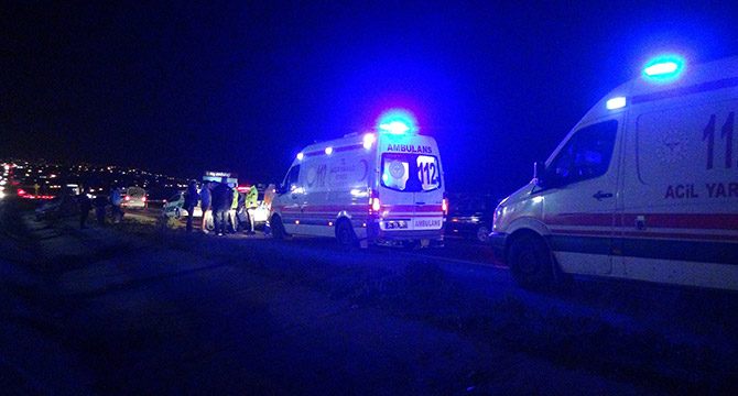 Silivri'de kamyonetin sıkıştırdığı otomobil kaza yaptı: 1 yaralı