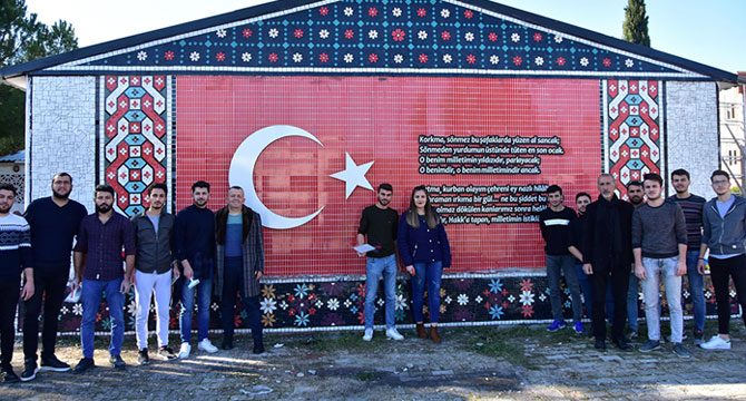 156 bin parça seramik atığından sanat eseri