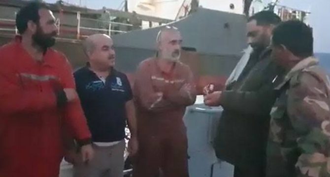 Libya'da alıkonulan Türk gemiciler yaşadıklarını anlattı