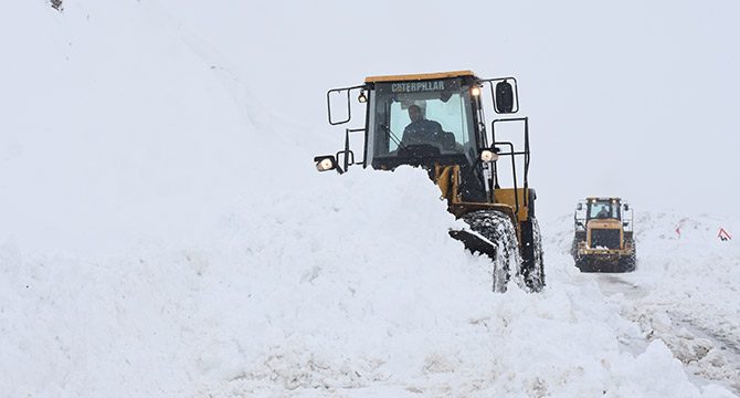 Malatya'da 82 mahalle yolu kardan kapalı