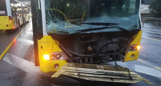 Fikirtepe'de metrobüs kazası 