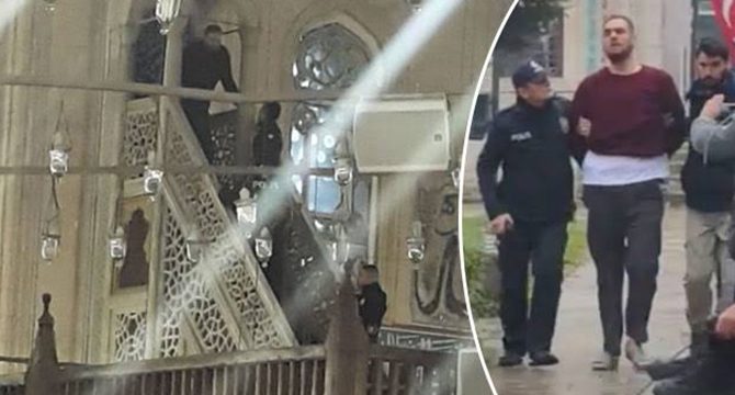 Selimiye'de minbere çıktı, 'Bu cami bana ait' dedi