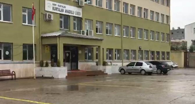 Okul müdürünün kız öğrencilerin pantolon boyunu ölçtüğü iddiasında yeni gelişme