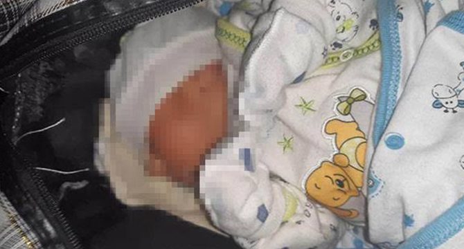 Sultangazi'de çanta içinde sokağa bırakılan 15 günlük bebek bulundu