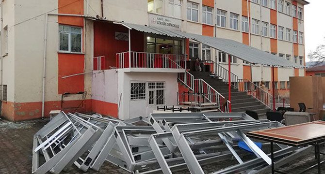 Akhisar ve Kırkağaç'ta yarıyıl tatili, 10 Şubat'a kadar uzatıldı