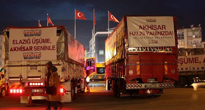 Deprem mağduru Akhisar'dan Elazığ-Malatya'ya yardım