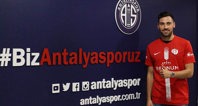 Antalyaspor'da Sinan Gümüş imzaladı