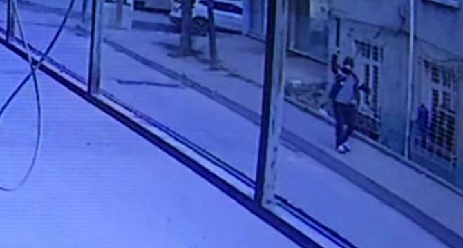 Arnavutköy'de pompalı tüfekle rastgele ateş ederek böyle ilerledi