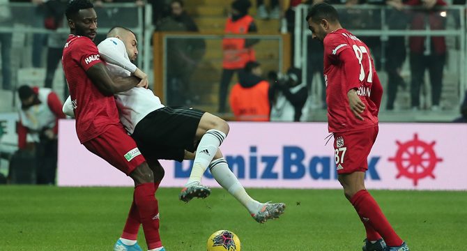 Beşiktaş kendi sahasında yenildi