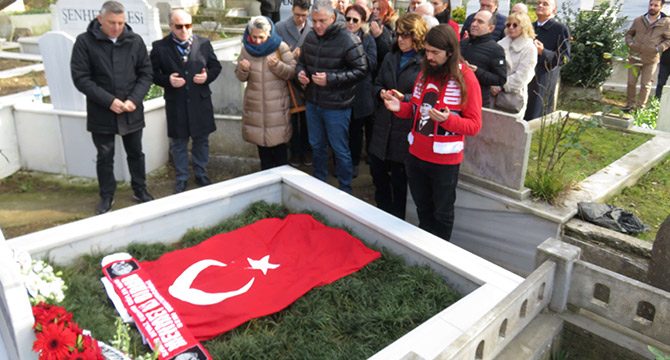 Mehmet Ali Birand mezarı başında anıldı