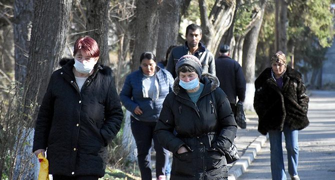 Bulgaristan'da grip alarmı, 700 okulda eğitime ara verildi