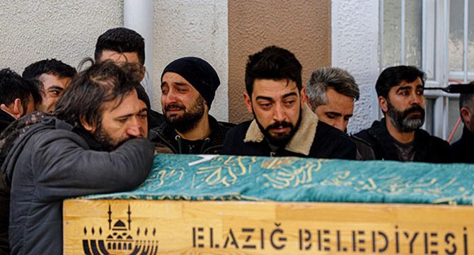 Elazığ'da depremde hayatını kaybeden 9 kişi toprağa verildi
