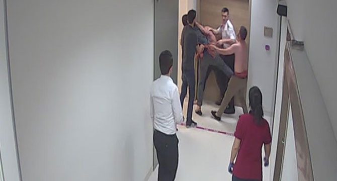 Doktor ve özel güvenlikçiyi darbeden sanıklara 8'er yıl hapis istemi