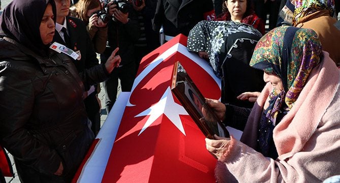 Şehit Sözleşmeli Er Miyanyedi son yolculuğuna uğurlandı