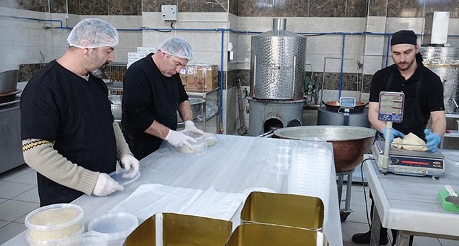 5 asırdır Osmanlı lezzeti tahin helvası üretiyorlar