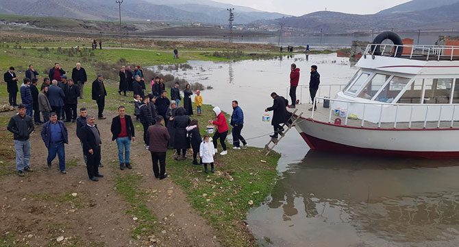 Ilısu'da su yükseldi, teknelerle gezi düzenleniyor