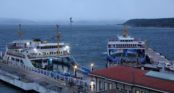 Kuzey Ege ve Güney Marmara'daki adalara ulaşım durdu