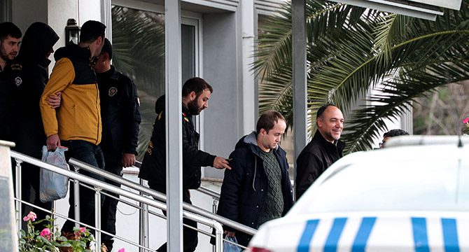 Dünyanın konuştuğu kaçışla ilgili gözaltına alınanlar adliyeye sevkedildi