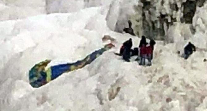 Travertenlere düşen yamaç paraşütü pilotu o anları anlattı