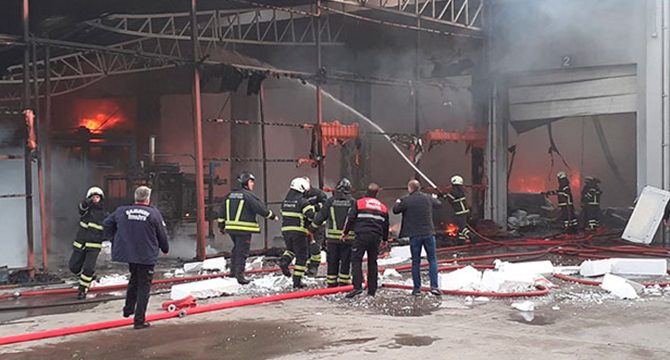 Samsun'da, plastik fabrikasında yangın çıktı