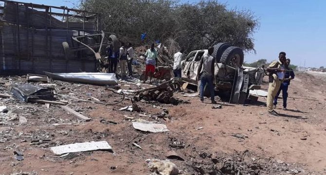 Somali medyası: Türklerin de bulunduğu bölgede bombalı araç patlatıldı