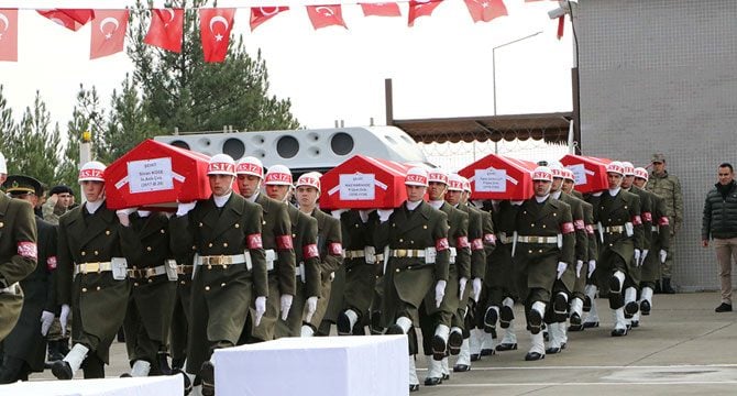 Şehit askerler, törenle memleketlerine uğurlandı