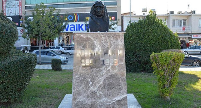 Zübeyde Hanım'ın büstüne çirkin saldırı
