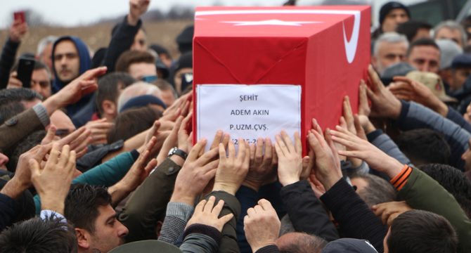 İdlib şehidi Adem Akın, toprağa verildi