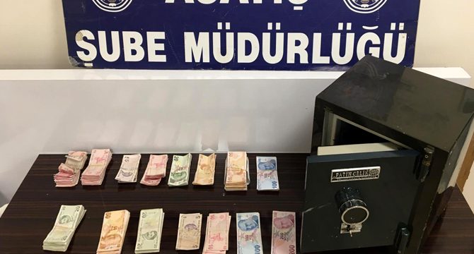 Mezun olduğu okulu soydu