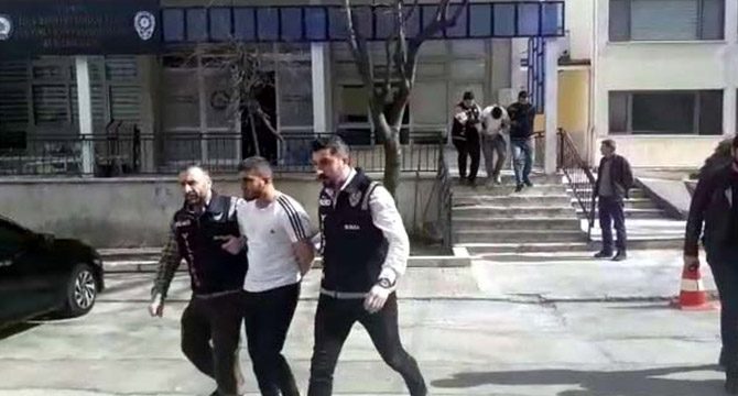 Çarşaflı gaspçılar 100'e yakın kamera incelenerek yakalandı